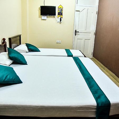Sri Krishna Bhavan Hotel ฮัตตอน ภายนอก รูปภาพ