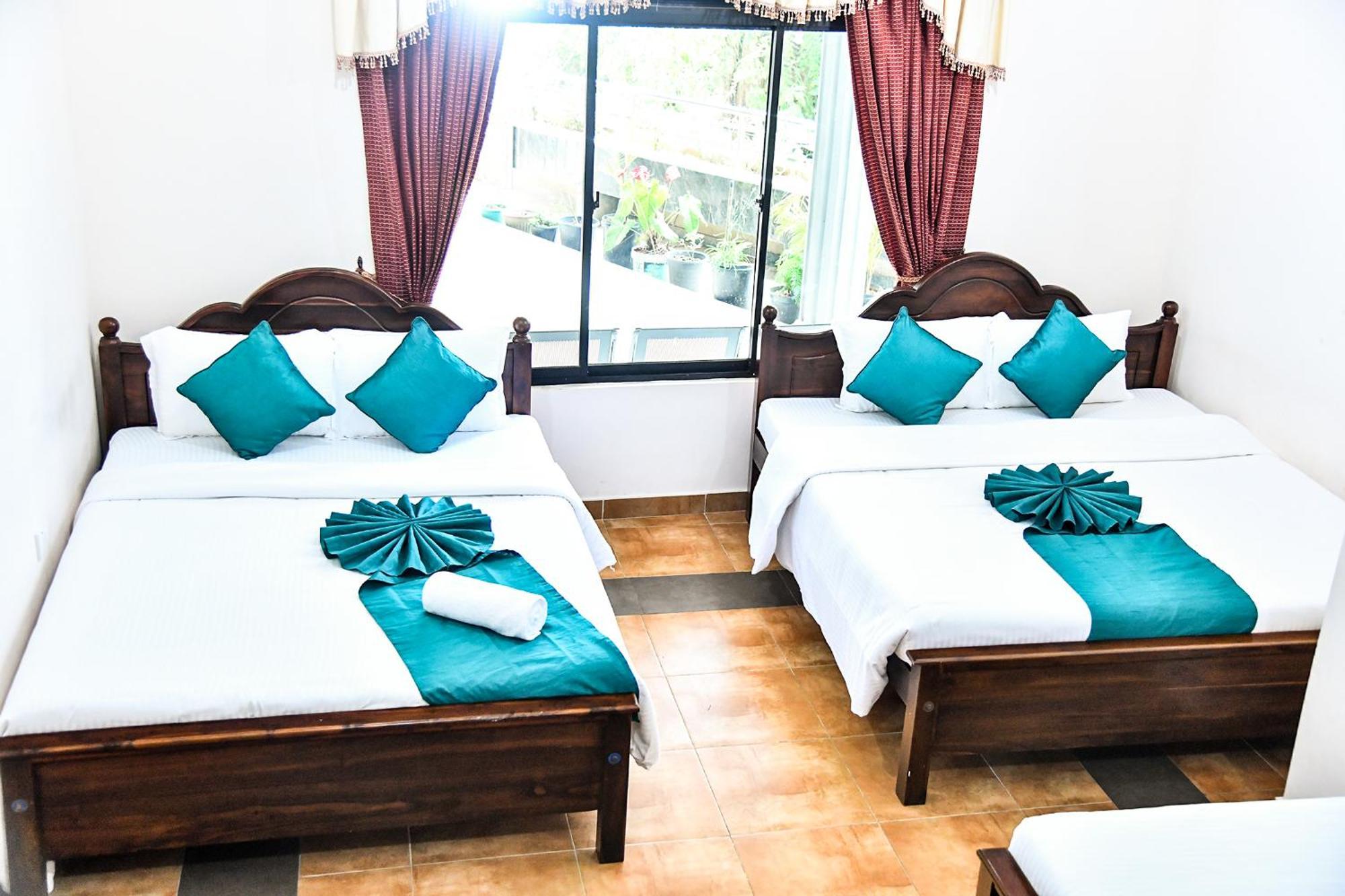 Sri Krishna Bhavan Hotel ฮัตตอน ภายนอก รูปภาพ